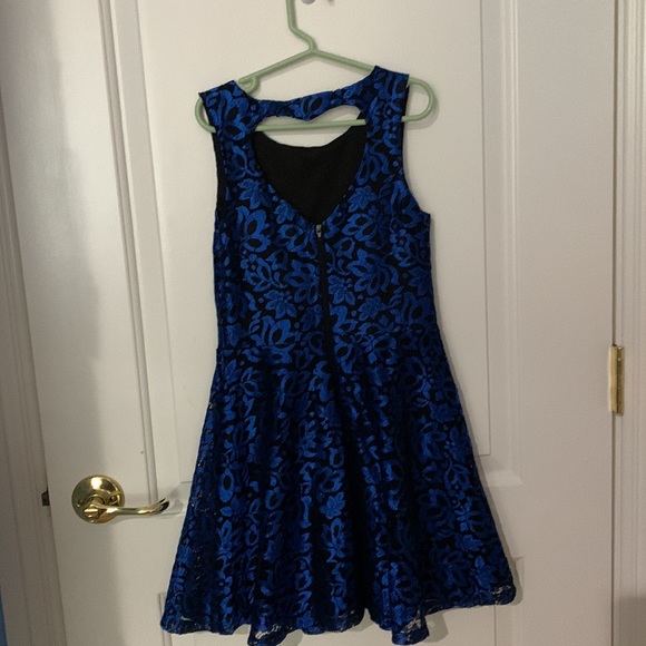 Penelope tree size 8 black and royal blue flower dress - Picture 2 of 3